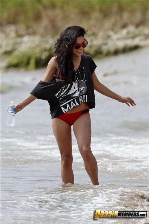 Vanessa Hudgens Sexy Scene Beach Softcore Athletic Slender