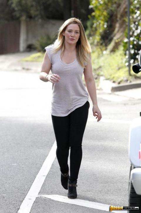 Hilary Duff Paparazzi Softcore Slender Famous Babe Beautiful