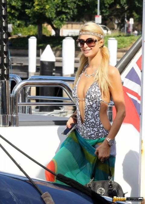 Paris Hilton Paris Reality Star Athletic Slender Gorgeous