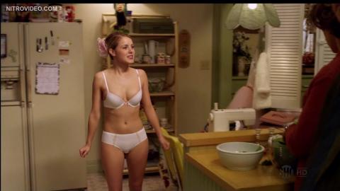 Laura Wiggins Nude Scene Posing Hot Beautiful Female Actress