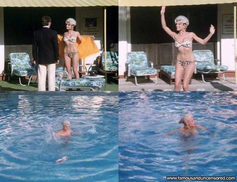 Loni anderson topless