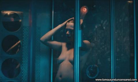 Michelle Williams Blue Valentine Shower Legs Bar Nude Scene