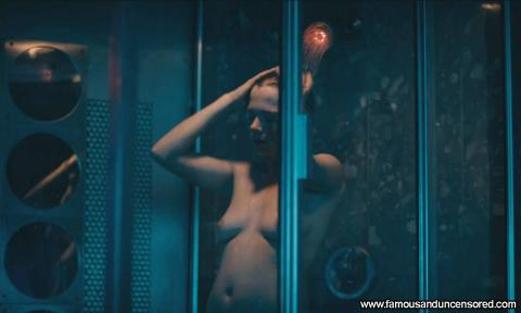 Michelle Williams Blue Valentine Shower Legs Bar Nude Scene
