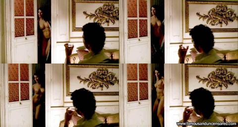 Juliette Binoche Flashing Gag Dancing Nude Scene Posing Hot