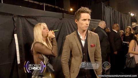 Kaley Cuoco Awards Couple Gorgeous Beautiful Cute Posing Hot - Nude Scene