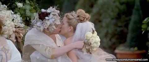 Kate Hudson Wedding Kissing Lesbian Posing Hot Celebrity Hd