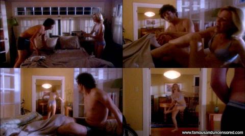 Elizabeth Banks Nude Sexy Scene Sexual Life Jumping Emo Bra