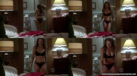 Elaine Cassidy Nude Sexy Scene Cell Phone Bathroom Panties