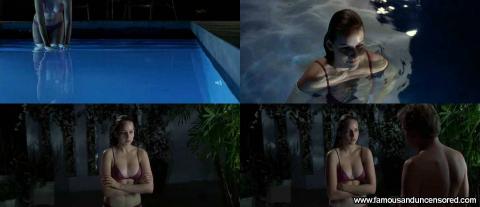 Leelee Sobieski Wet Pool Bikini Sexy Female Doll Nude Scene