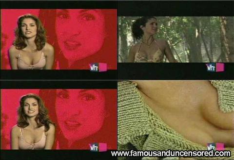 Lyons topless elena Elena Lyons