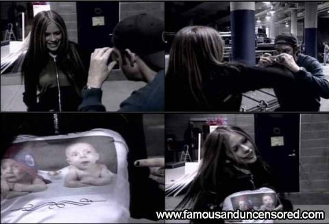 Avril Lavigne Awards Singer Shirt Actress Nude Scene Doll Hd