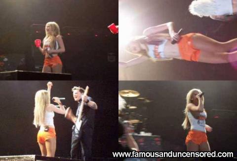 Avril Lavigne Nude Sexy Scene Concert Orange Shorts Singer