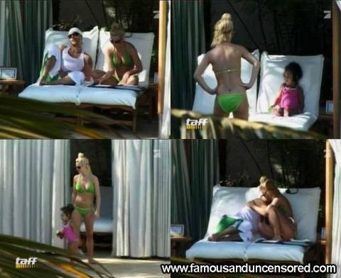 Britney Spears Pool Paparazzi Bikini Actress Posing Hot Doll