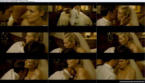 Kirsten Dunst Melancholia Wedding Kissing Bed Actress Famous