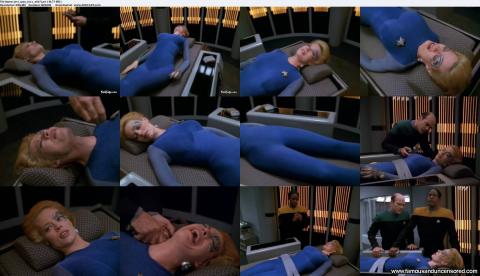 Jeri Ryan Star Trek Voyager Medical Table Posing Hot Actress