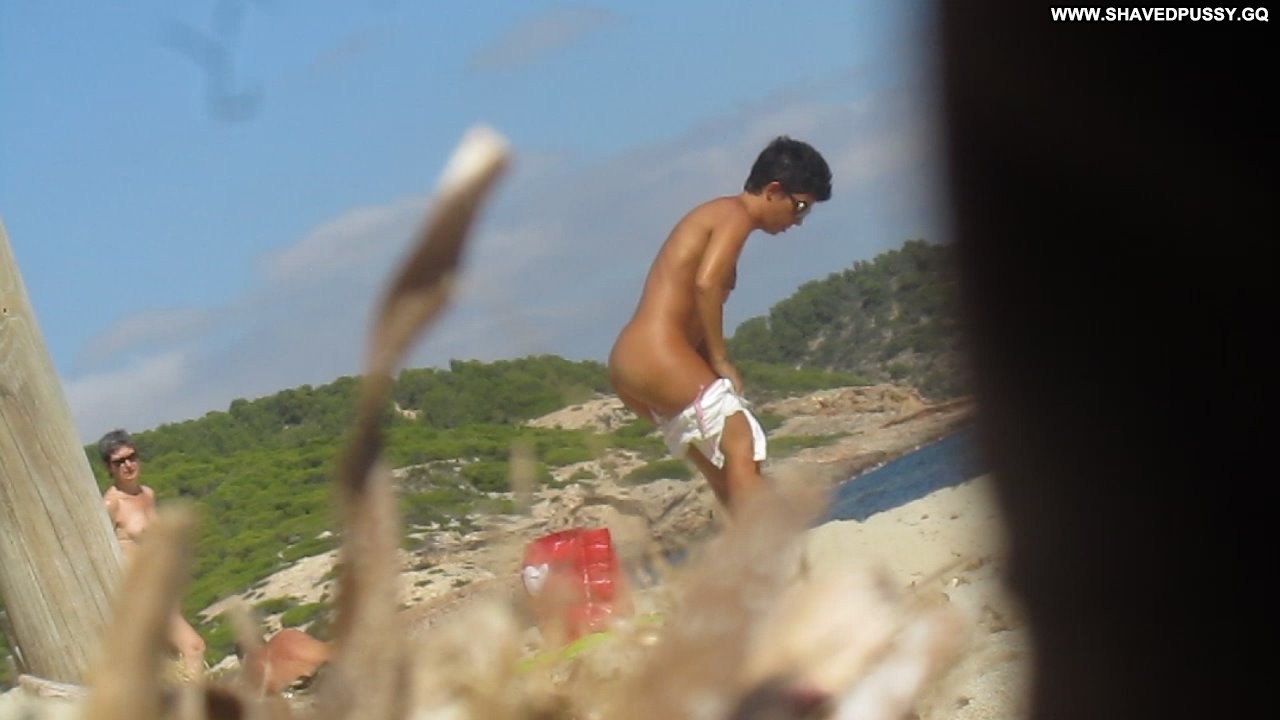 Alina Shaved Caught Naked Girl Natural Beach Hd Hot Beach Caught