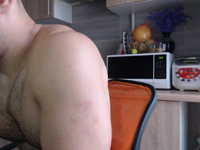 Cam Model AdamHot01 Games Jerking Young Man Brown Eyes Medium Penis