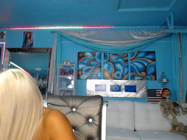 Adrianna_fox Caucasian Female Domination Dreaming Young Woman