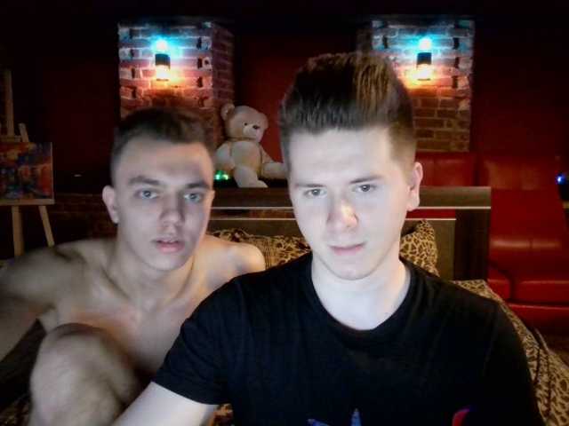 Alexxx_d Caucasian Webcam Model Cum On Ass Sucking Enjoying Fucking Medium Height Dicksucking Speaks Ukrainian Cum Inside Brunette Gay Couple Kissing Gay Green