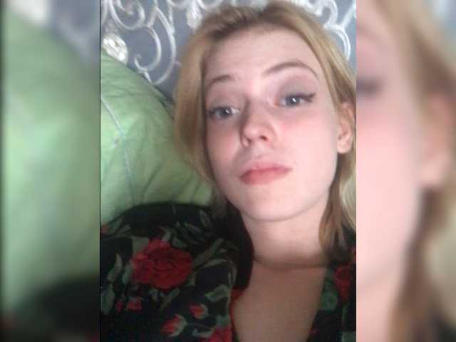 Aliseo-1995 Webcam Shaved Pussy Dildoing Enjoying Mobile Live
