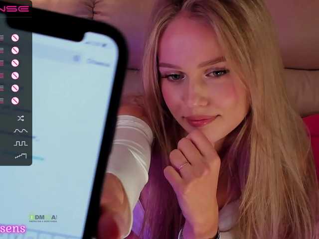 Cam Model Loveisens White Webcam Foot Fetish Stripping Fingering Chatting