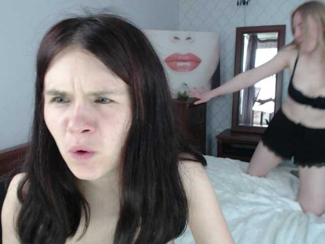 Cam Model Angel-v-Demon Lesbian Kissing Webcam Women Teen Enjoying Love Making