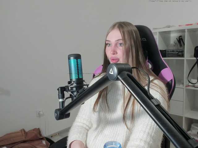 AnnaMellan Games Jerking Blue Eyes Shemale Straight Sucking Webcam