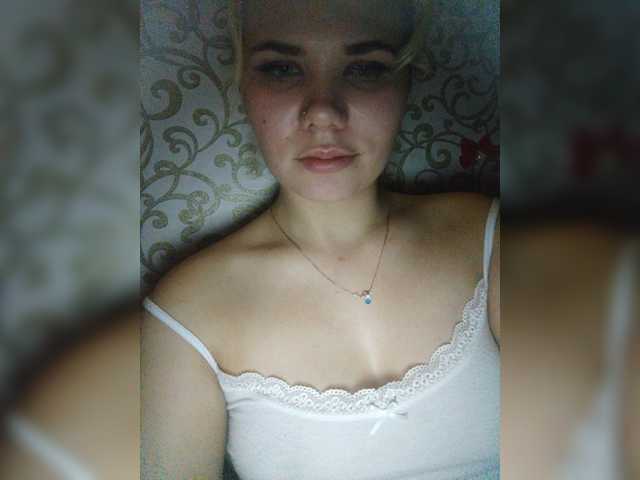 Cam Model AnnaShi Poland Blue Eyes Mobile Live Medium Height Dreaming Female