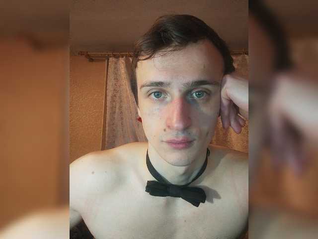 Cam Model Artsemianus Speaks Polish Mobile Live Bisexual Brunette Minsk Male Gay