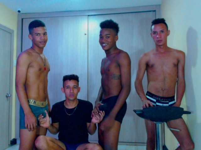 Cam Model BADGUZ4LIFE Sucking Medium Height Foursome Stripping Asian Massage
