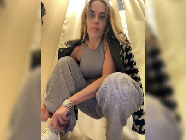 Cam Model Blondinochkaa Jerking Teasing Enjoying Feet Fuck Smoking Fisting