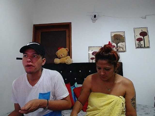 Cam Model Couplesgame2 Speaks Spanish Webcam Model Stripping Cunnilingus