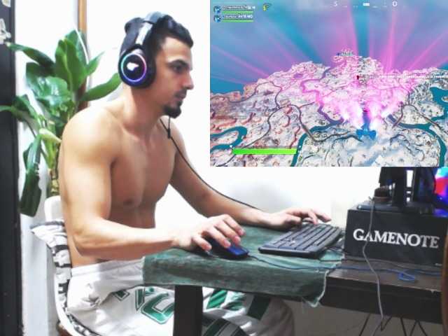 Cam Model CristoMax69 Webcam Speaks Spanish Colombia Male Tugging Hairy Penis