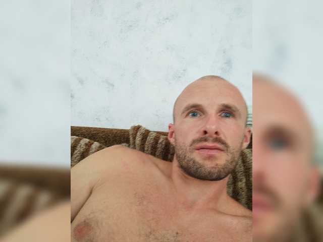 Cam Model DoctorRamsey Camshow Enjoying Mobile Live Young Man Stripping Dancing