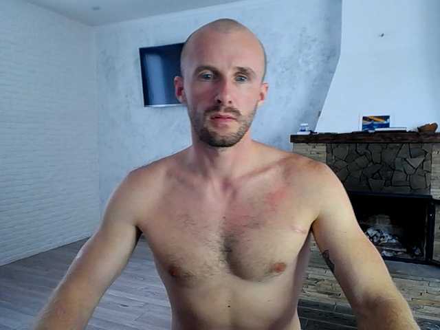 Cam Model DOK_ Blue Eyes Jerking Ukrainian Speaks English Young Man