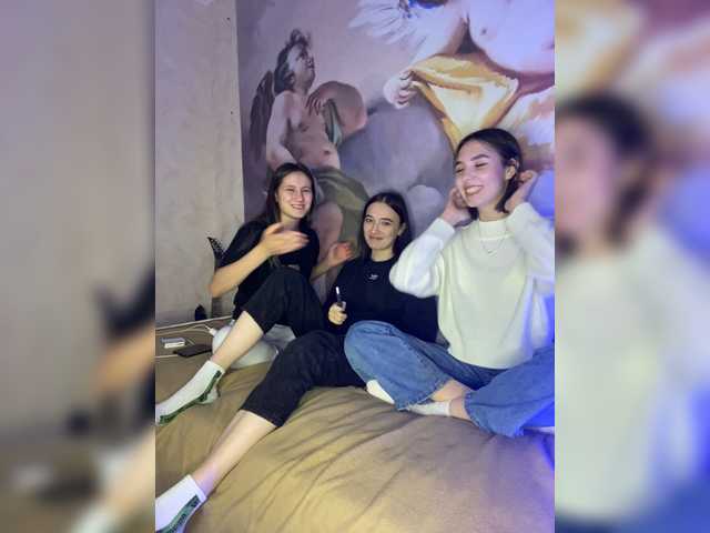 Cam Model Eva_Rina Bisexual Muffdiving Shaved Pussy Chatting Licking