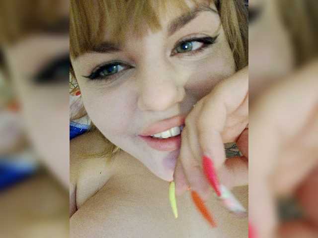 Helen-11 Large Boobs Camshow Cumming Gray Eyes Ball Licking
