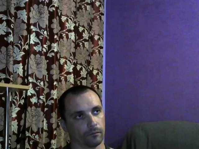 Hertz3000 Brunette Caucasian Male Chatting Brown Eyes Webcam Dreaming