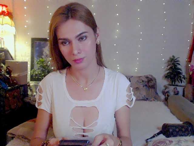 Cam Model MsBeautyQuen Camshow Rubbing Dildofucking Cumshot Ass To Mouth Straight