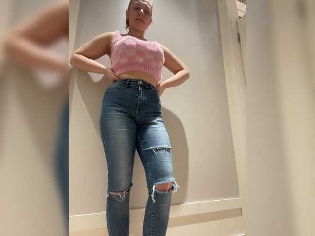 Cam Model JucieLussie Cum On Ass Blonde Caucasian Recordable Female Domination