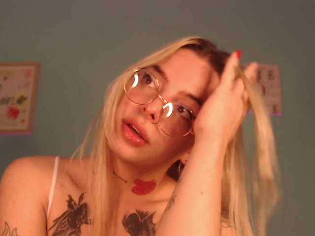 Cam Model Khendallfox Masturbation Deepthroat Ejaculation Small Butt Small Ass