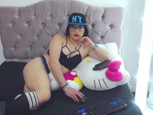 Cam Model KristalWhite Webcam Shemale Anal Play Speaks Spanish Young Shemale