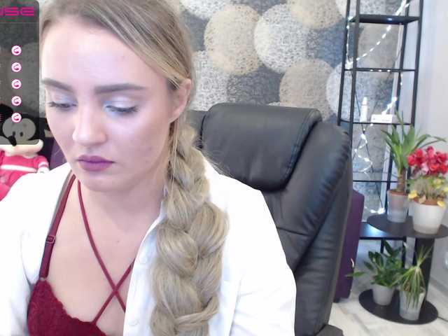 Cam Model LadyPoly Caucasian Girl Pussyrubbing Webcam Hd Plus Using Vibratoy