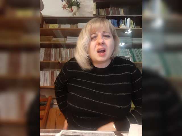 LanaSwet Dreaming Shaved Pussy Speaks English Webcam Dancing