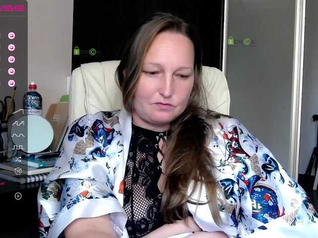 LISA-WHITE Webcam Bdsm Enjoying White English Ball Licking Young Woman