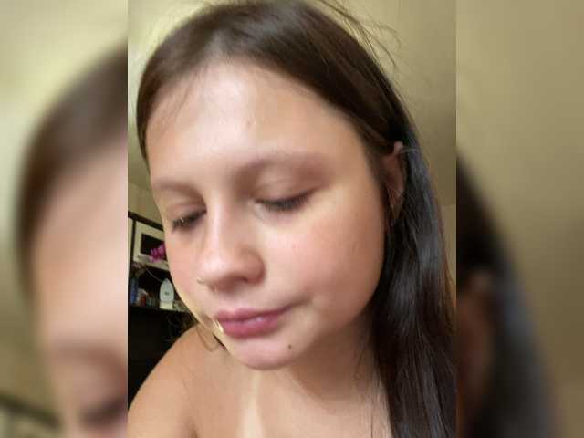 Cam Model Malina_Persik Cum On Face Speaks Russian Pussylicking Licking