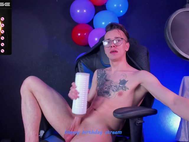 Cam Model Martin-Noah Handjob No Fucking Cock Sucking Gay Masturbation Guy