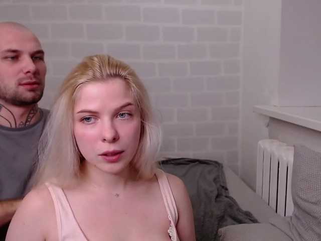 Cam Model Nely-x-Eli Medium Height Blonde Camshow Straight Couple Handjob