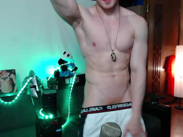 Ninjago0o Dancing Chatting Medium Cock White Games Webcam