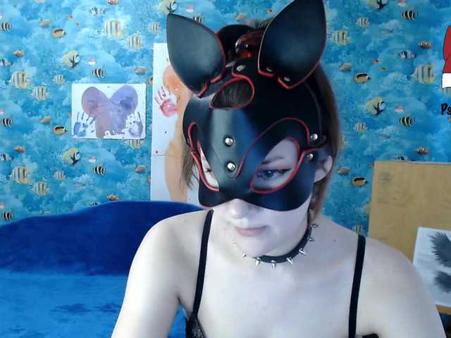 Cam Model PsychoFoxy Blue Eyes Young Woman Medium Butt Ass Fingering Foot Fetish